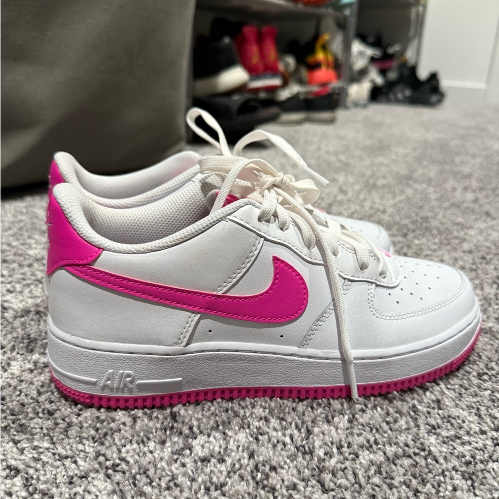 Nike Women's White and Pink Sneakers
